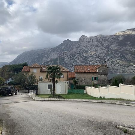 Apartman Mia Risan Exterior photo